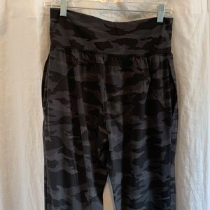 Athleta Salutation Camo jogger